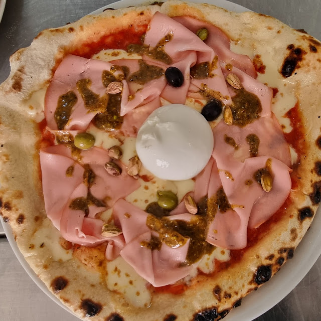 Pizza Sa Mortadelom I Burrato Sirom