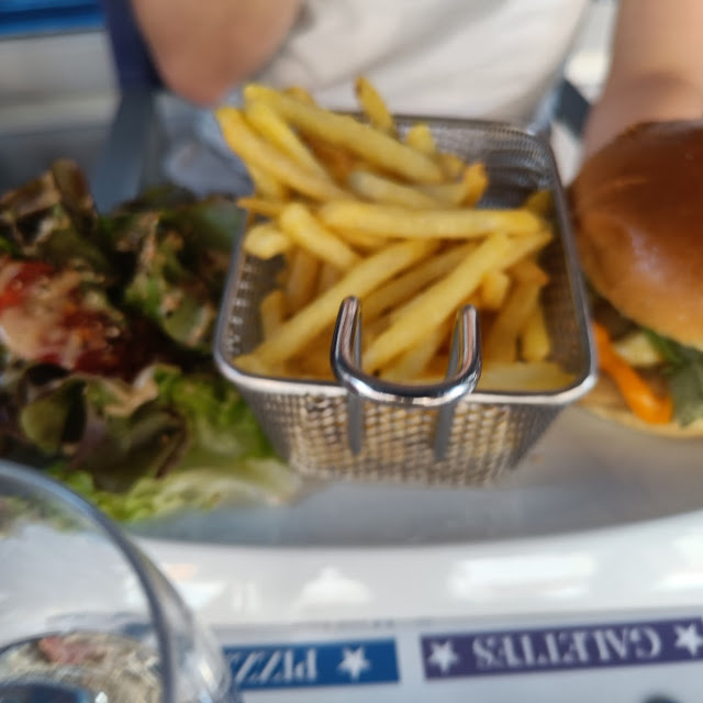 Patat Met Hamburger