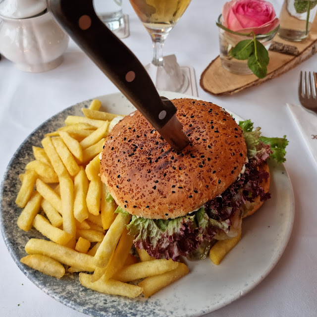 Hamburger Mit Pommes