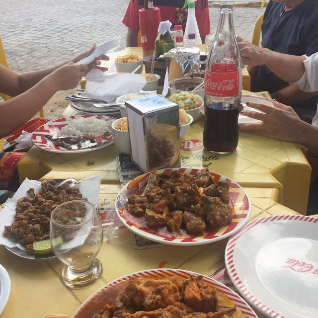 Galinha de Capoeira E Carne de Bise Guizada