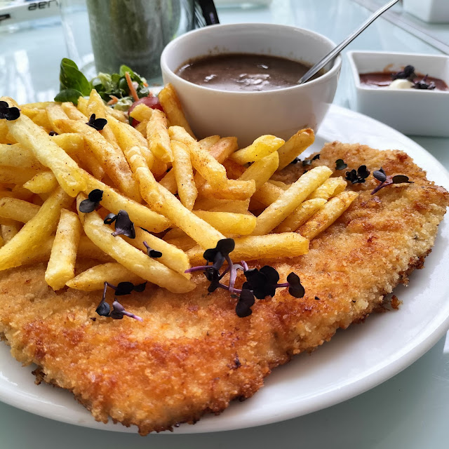 Schnitzel Mit Pommes