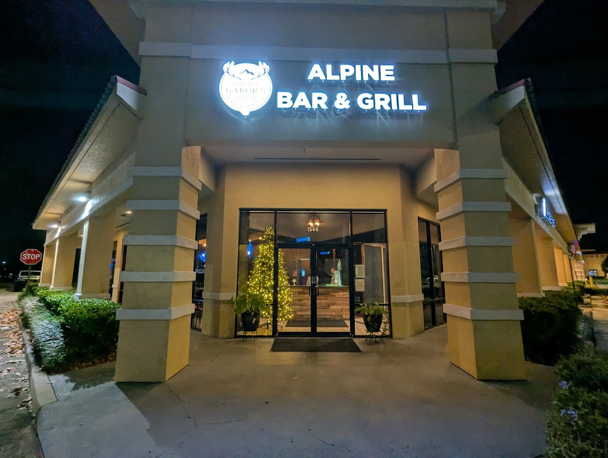 Daniel Gabor's Alpine Bar & Grill