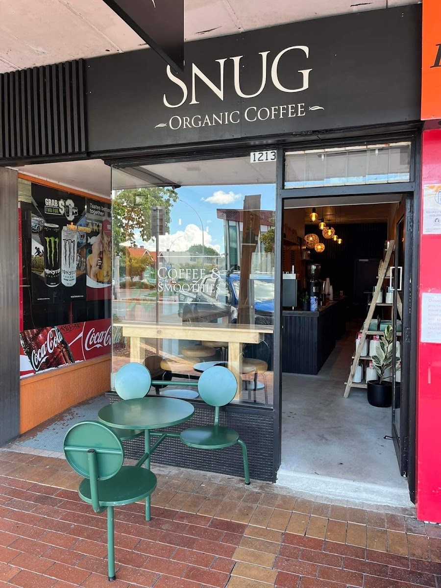 Snug Coffee & Smoothie Bar