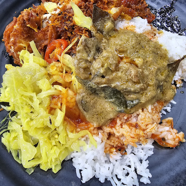 Nasi Kandar Ayam Goreng Kuah Campur