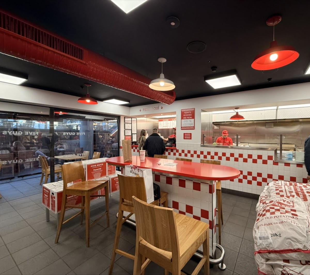 Five Guys Serrano