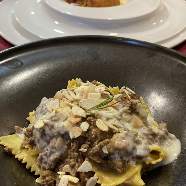 Wild Boar with Mushrooms and Pasta