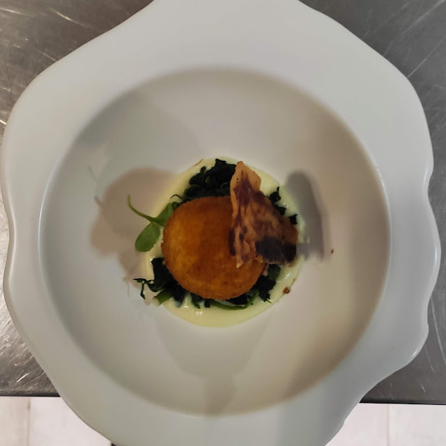 Uovo Croccante Fonduta Di Pecorino Spinacino E Tartufo
