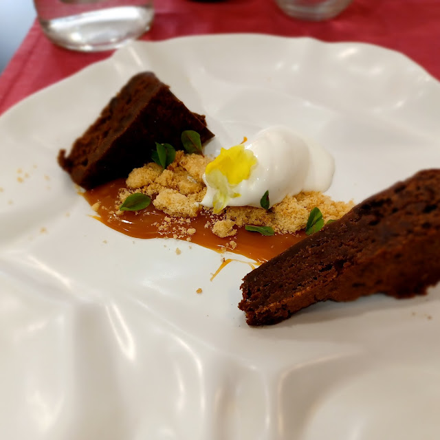 Brownies Con Caramello Mou E Gelato Fiordilatte