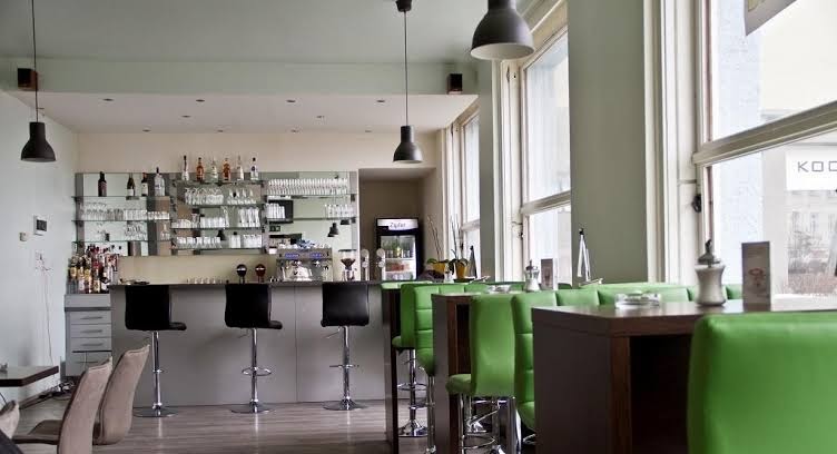 Cafe Public
