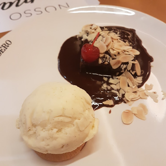 Brownie Com Sorvete de Baunilha