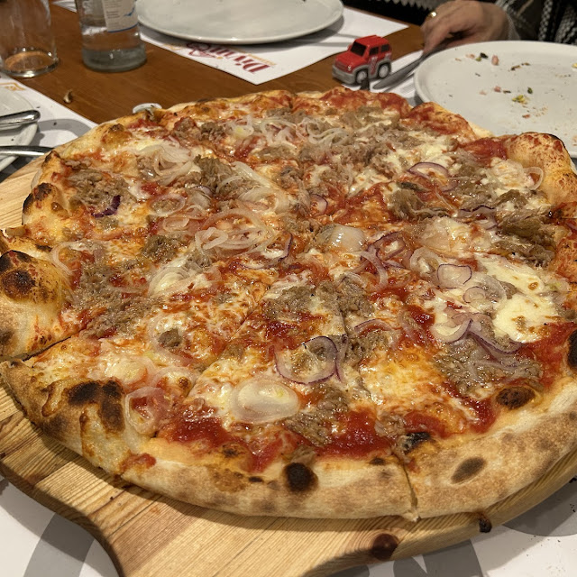 Pizza Grigliata E Sopressa Con Funghi