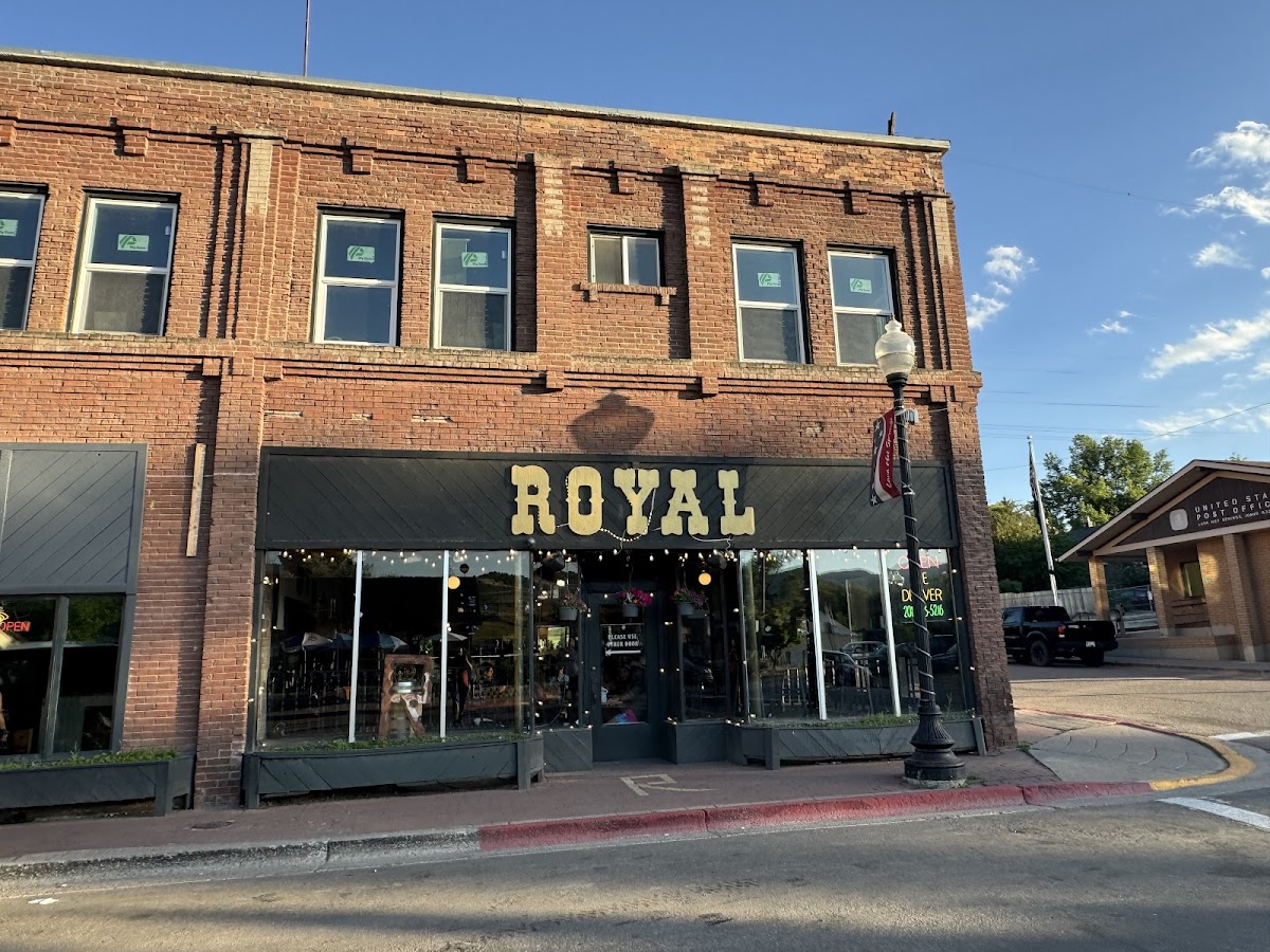 The Royal Hotel and Pizzeria