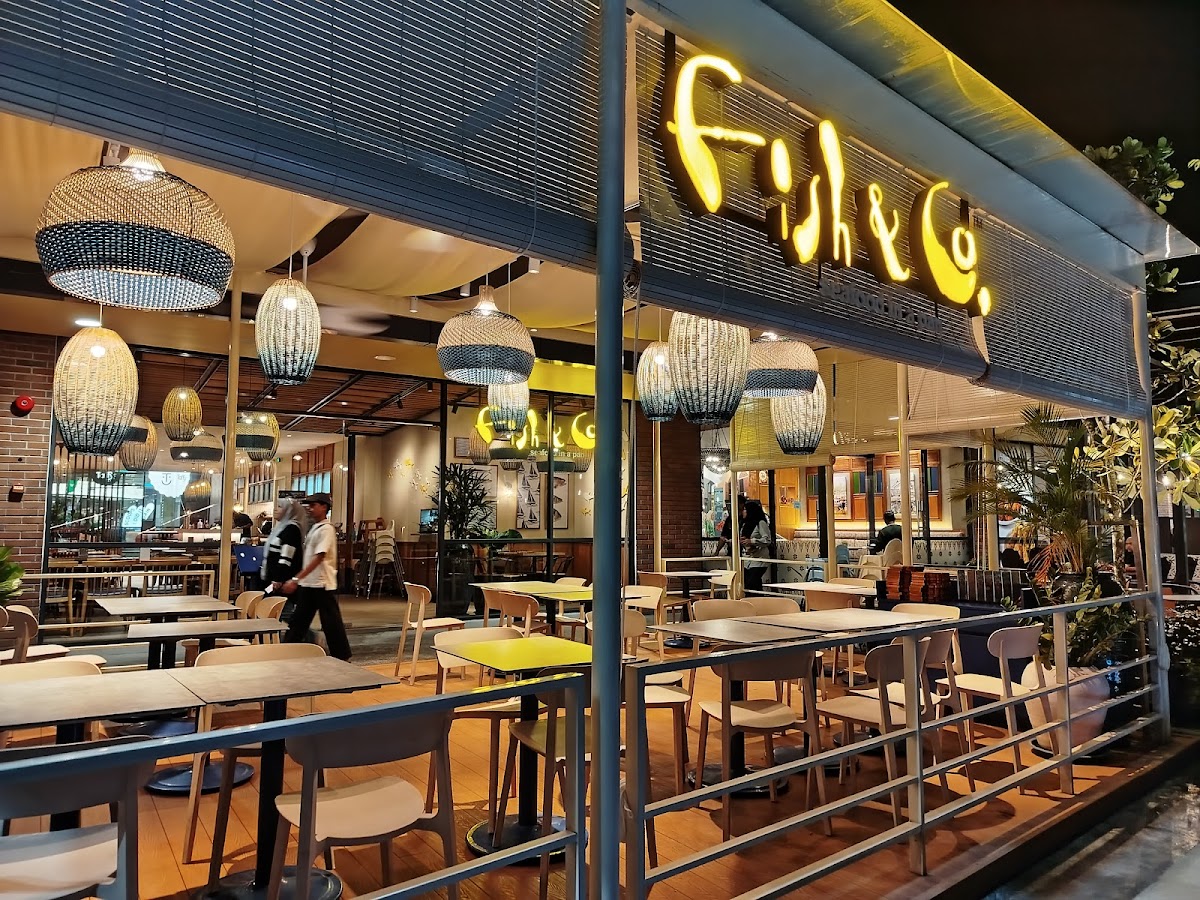 Fish & Co. Elmina Lakeside Mall
