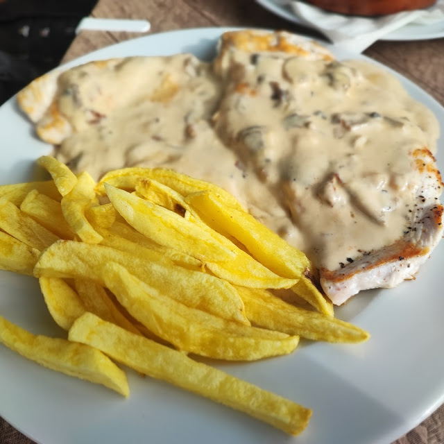Pechuga de Pollo Con Salsa de Setas