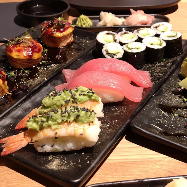 Mischung Aus Á La Carte Bestelltem Sushi