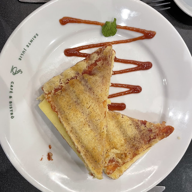 Tostex de Bolo de Rolo Com Queijo