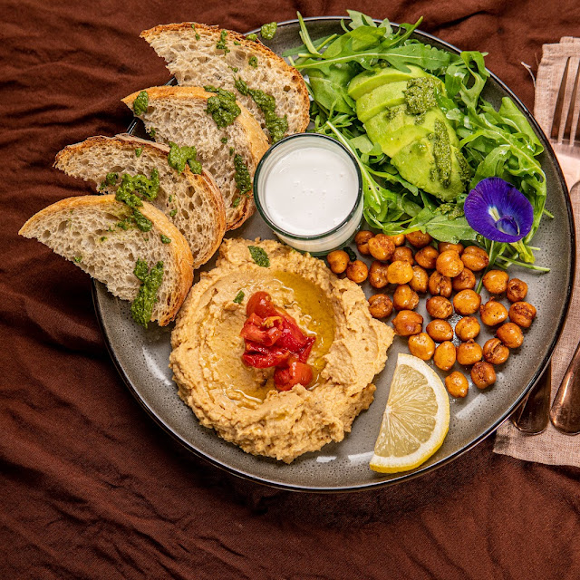 Hummus Toast