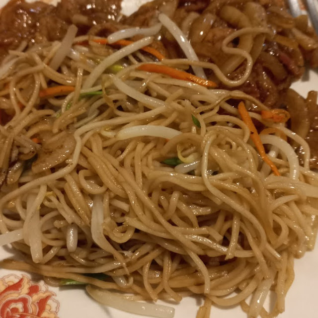 Bœuf Aux Oignons Et Nouilles Petit Légume