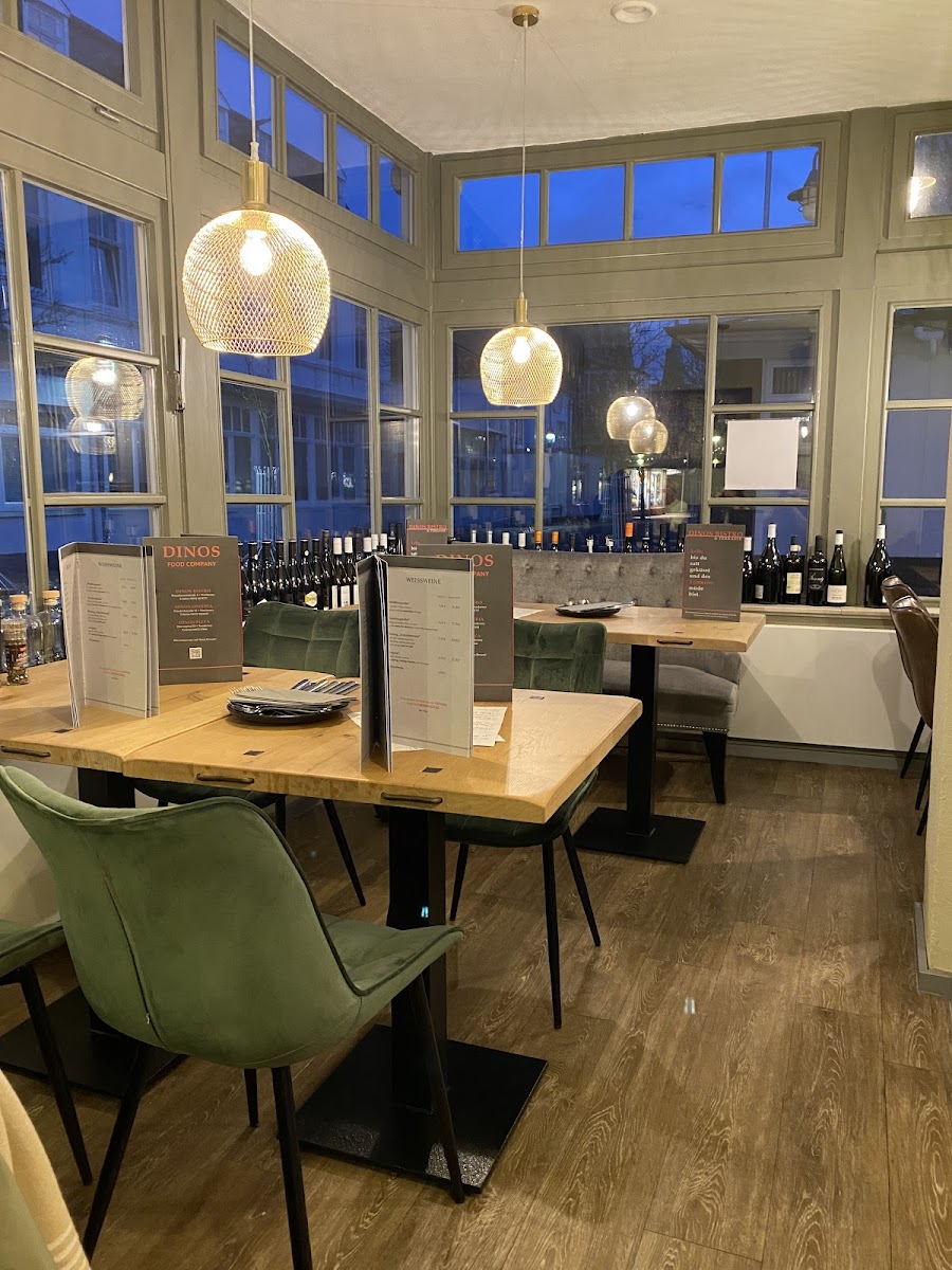 Dinos Bistro