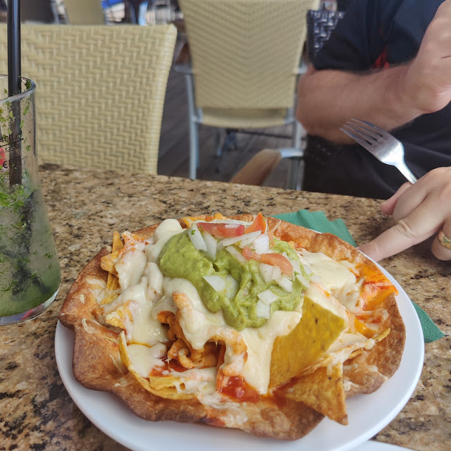 Nachos Con Queso Jalapeňo Y Frijoles