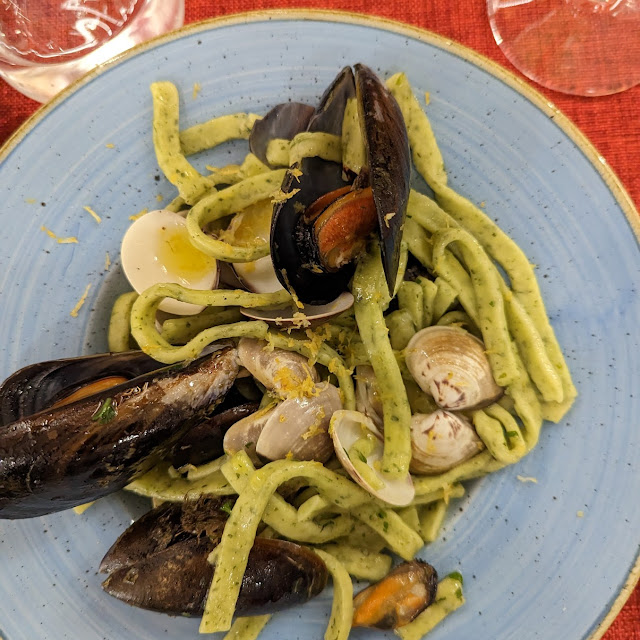 Ala Vongole E Pomodorini Del Piennolo