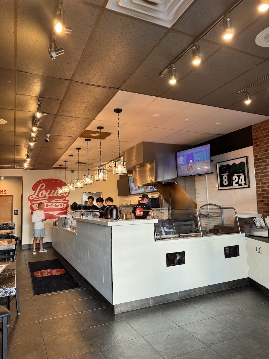 Louie’s Smash-N-Grill