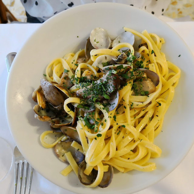 Tagliatelle with Clams and Mushrooms
