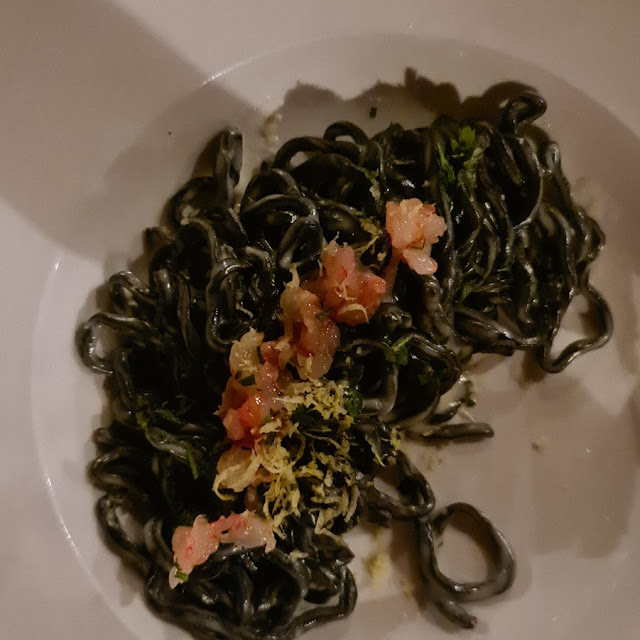 Tagliolini Nero Di Seppia Con Tartare Di Gamberi Crudi