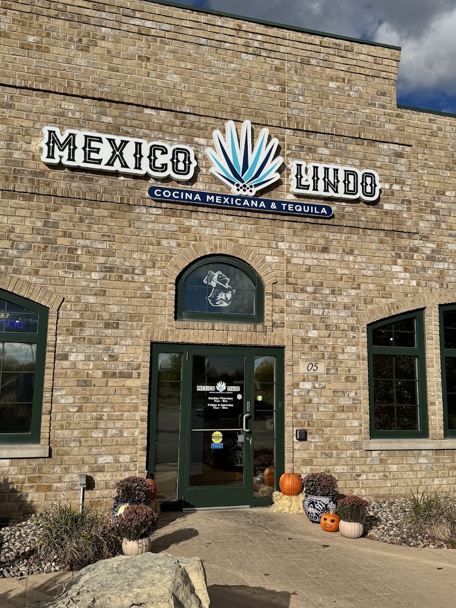 Mexico Lindo - De Pere