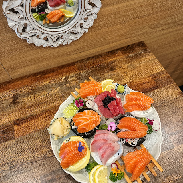 Assorted Deluxe Sashimi Set