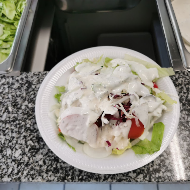 Verschiedene Salatteller