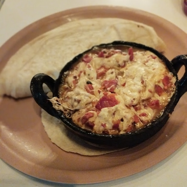 Cazuelita de Queso Con Pastor