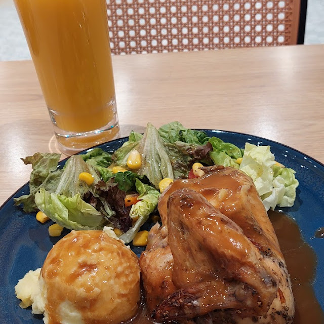 Lunch Roasted Chicken and Mango Peach