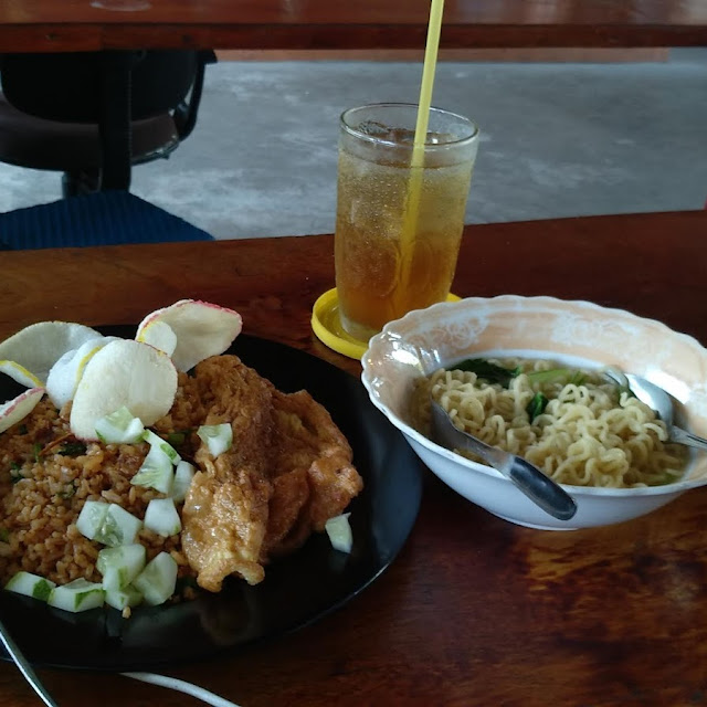 Nasi Goreng Telur & Indomie Rebus