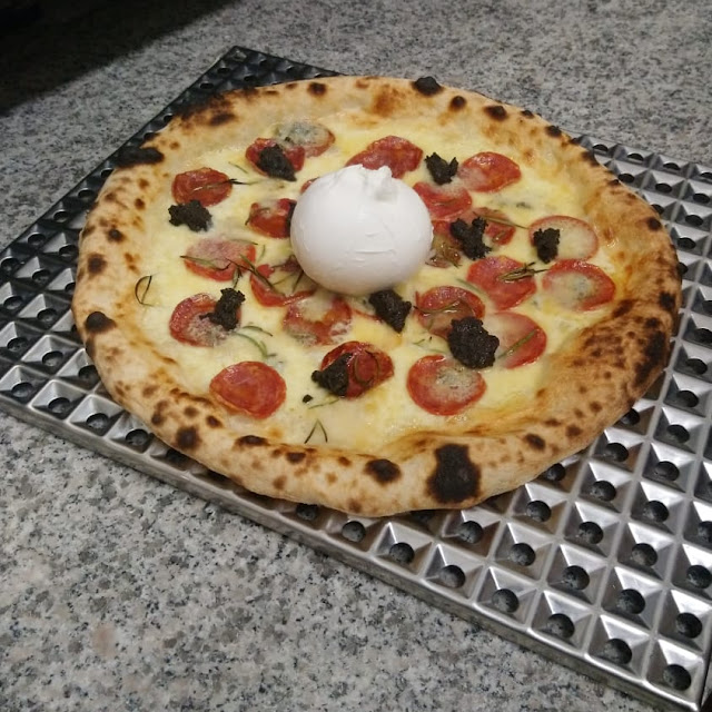Pomodorini Paté Di Olive E Burrata