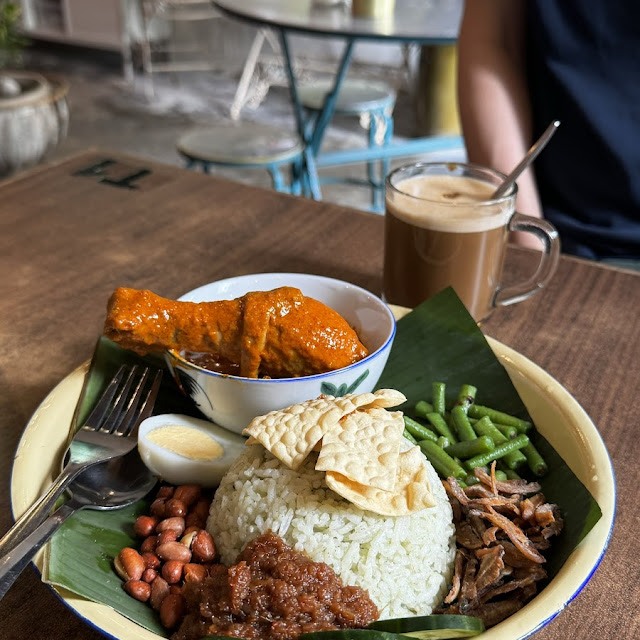 Pandan Nasi Lemak with Thai Style Omelette
