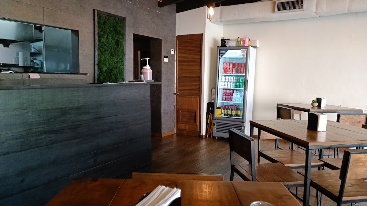 Stella's Craft Burgers & Chicken