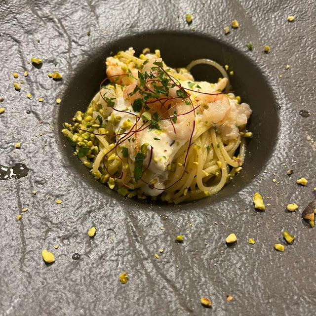 Tagliolini Al Limone Con Burrata E Gambero Crudo
