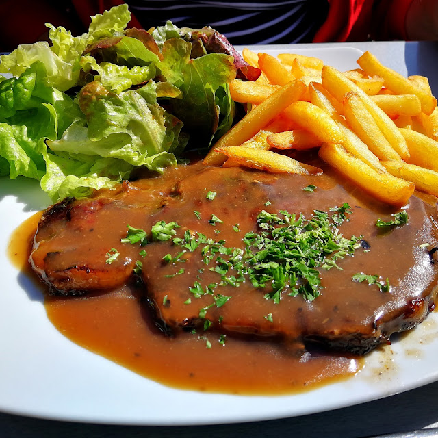 Entrecôte Sauce Au Poivre
