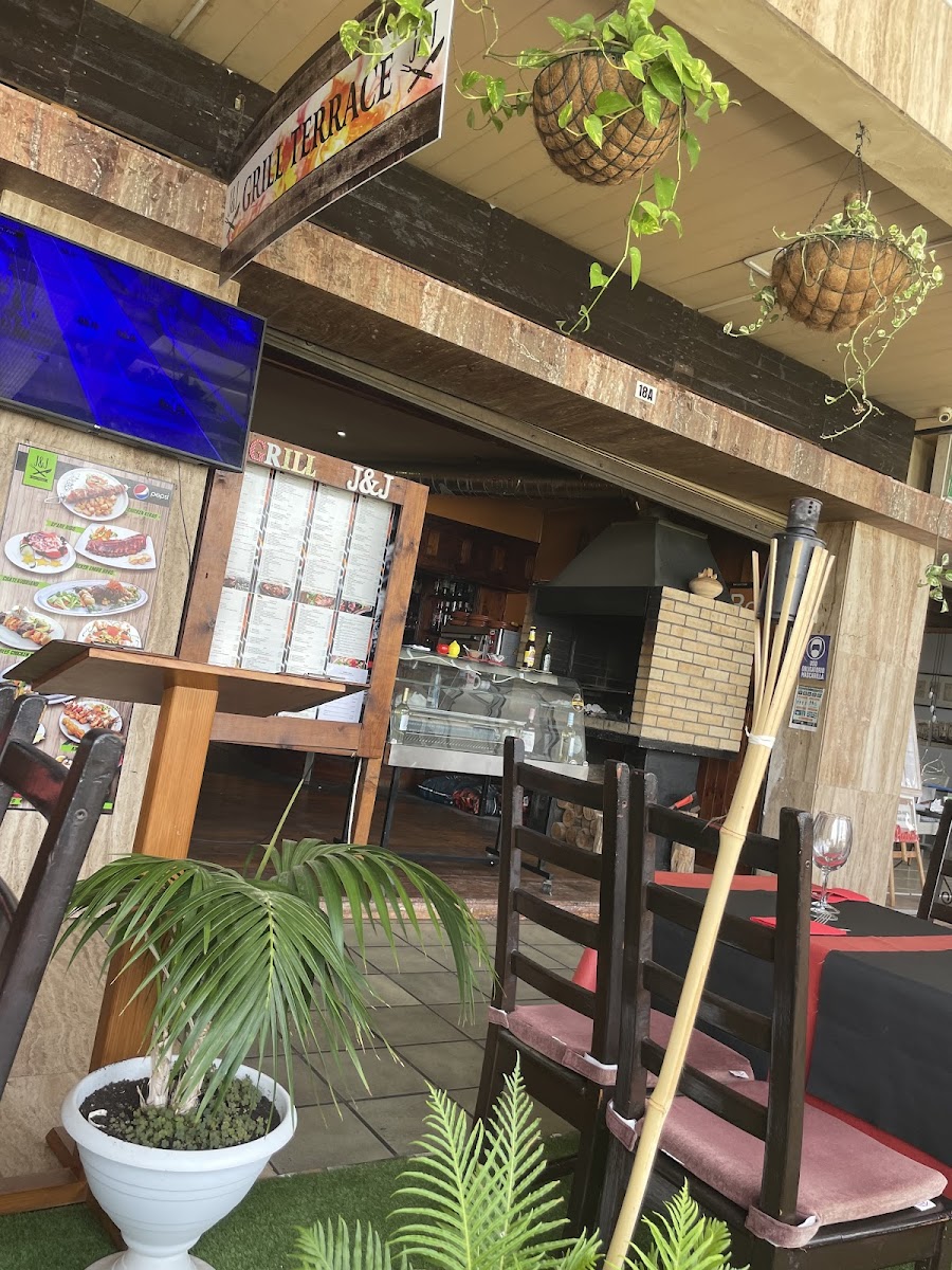 Restaurante grill J&J