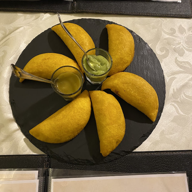 Empanadas De Pollo Y De Res