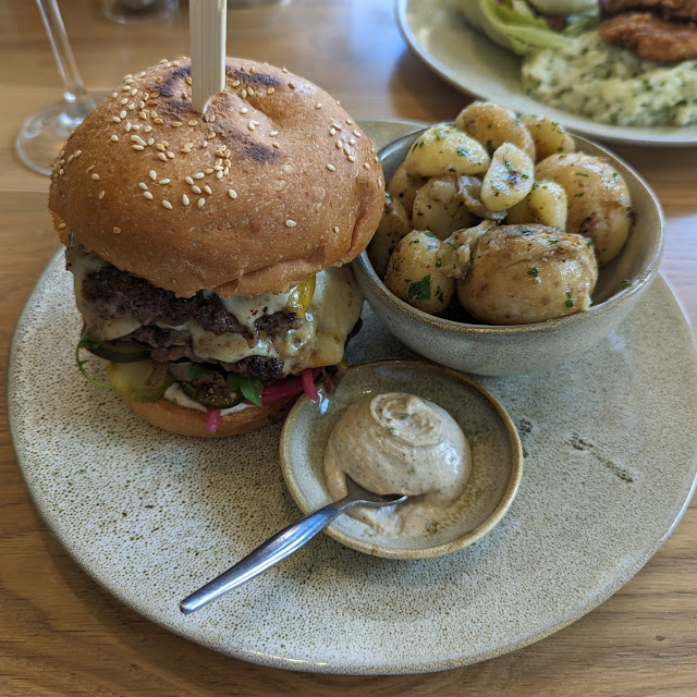 Lynnwood Burger