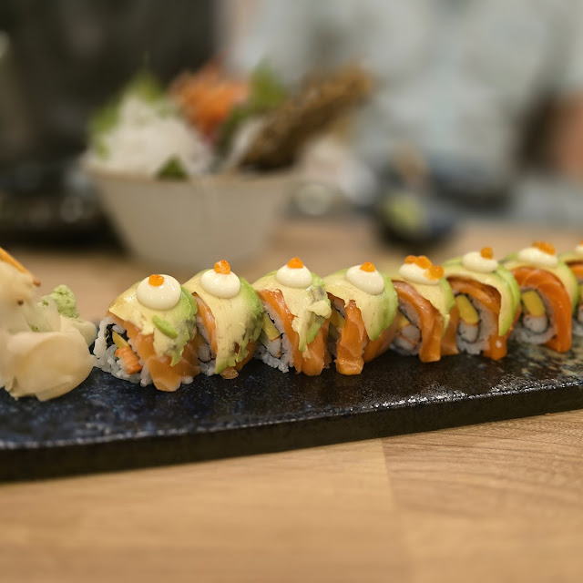Salmon Engawa Roll