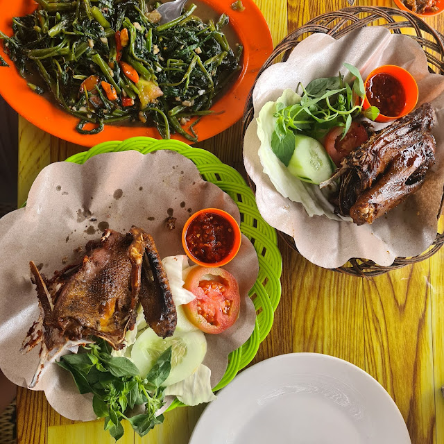Kepala Ayam Kampung Goreng