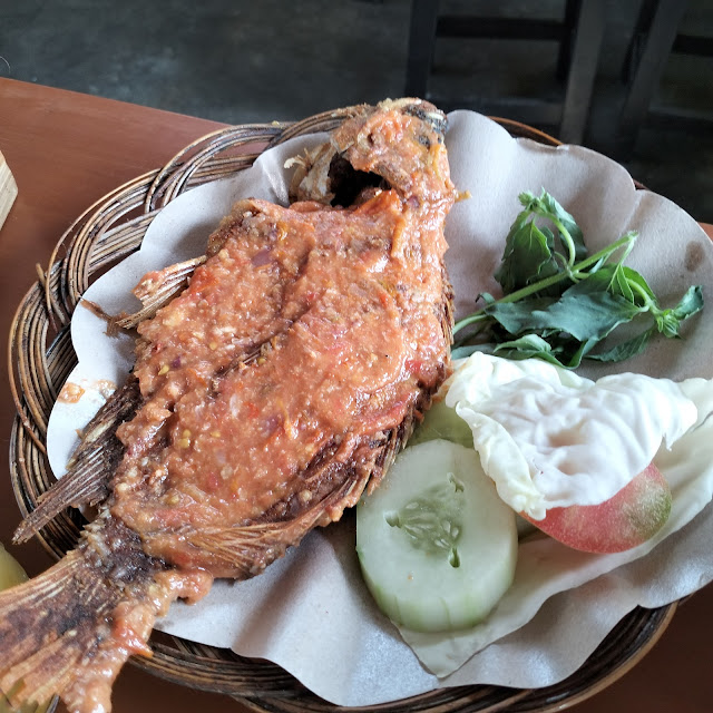 Nila Goreng Penyet