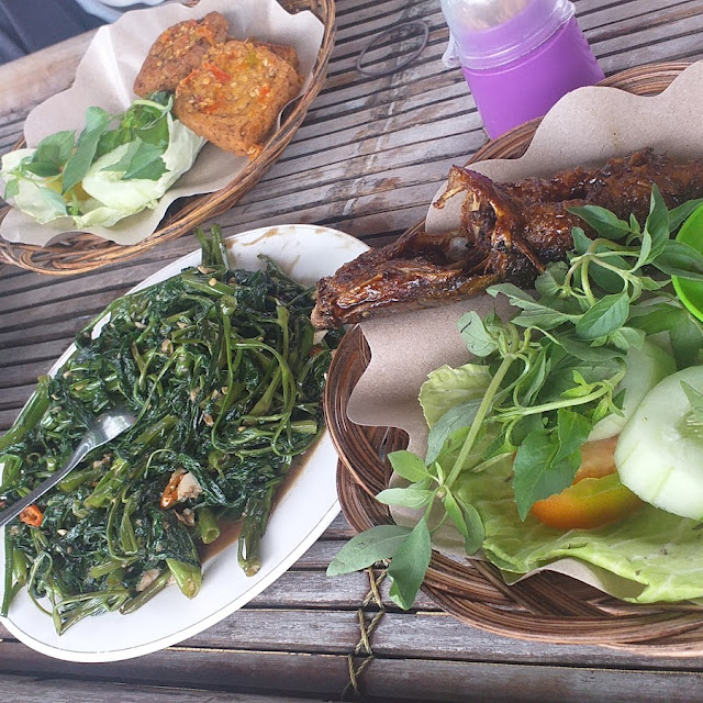 Kangkung Cha Trasi Lele Bakar Tahu Tempe Penyet