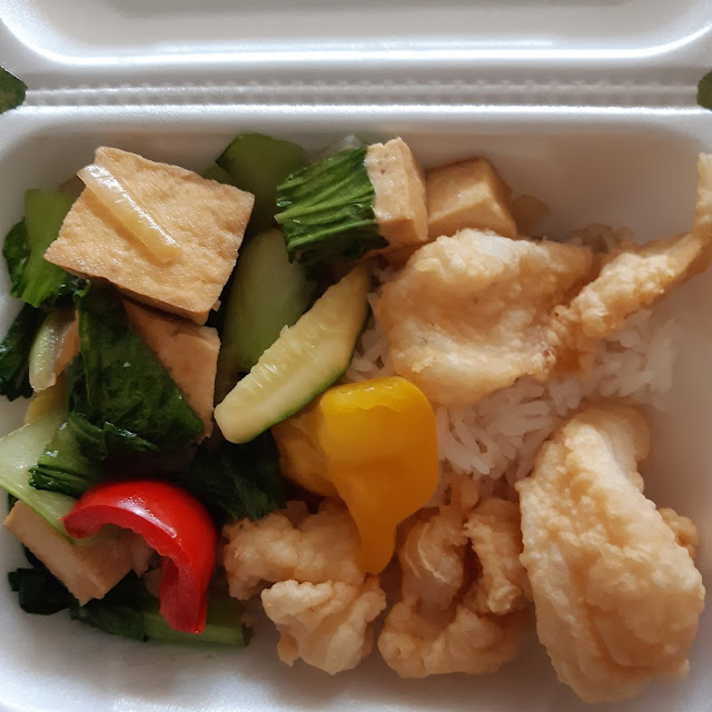 Jasminreis Mit Frittiertem Pangasius Fisch Und Toffu U Gemüse