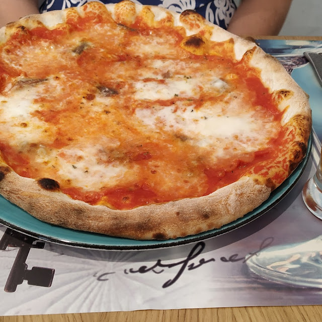 Pizza Napoletana E Birra Rossa