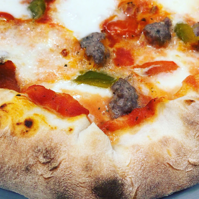 Pizza Con Cornicione Ripieno Di Ricotta