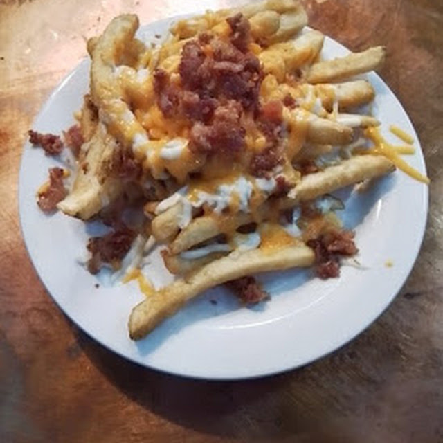 Aussie Cheese Fries with Bacon